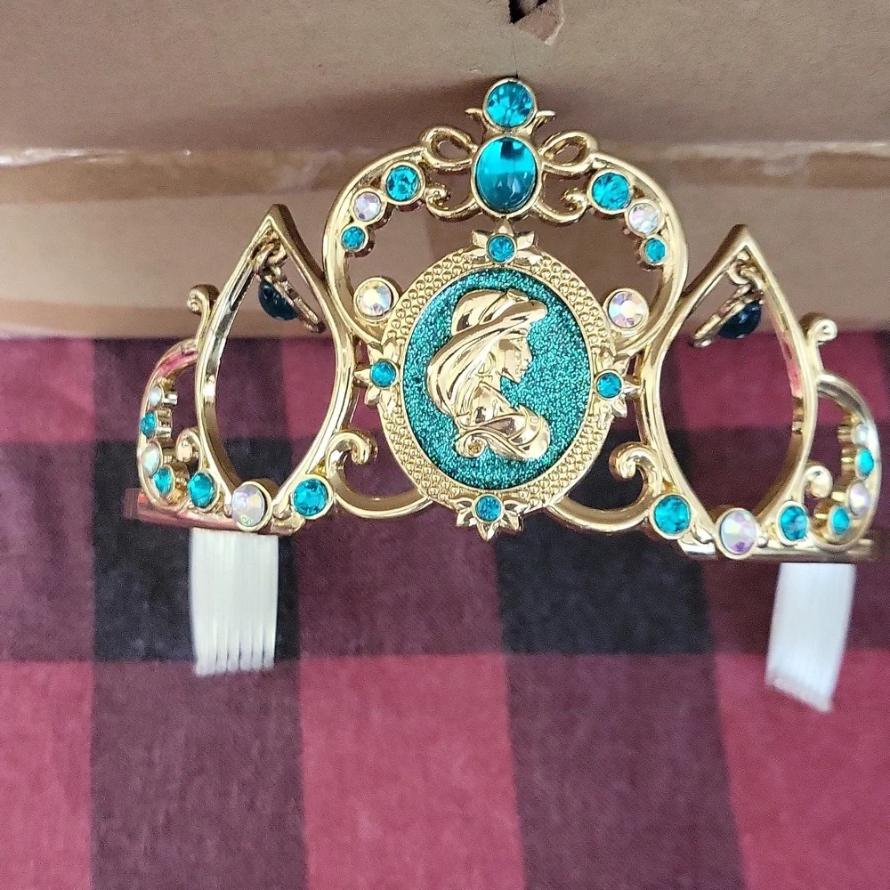 Tiara - Picture 1 of 3